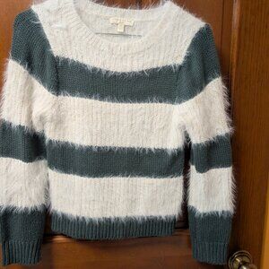 Girls Sweater Top, size Medium